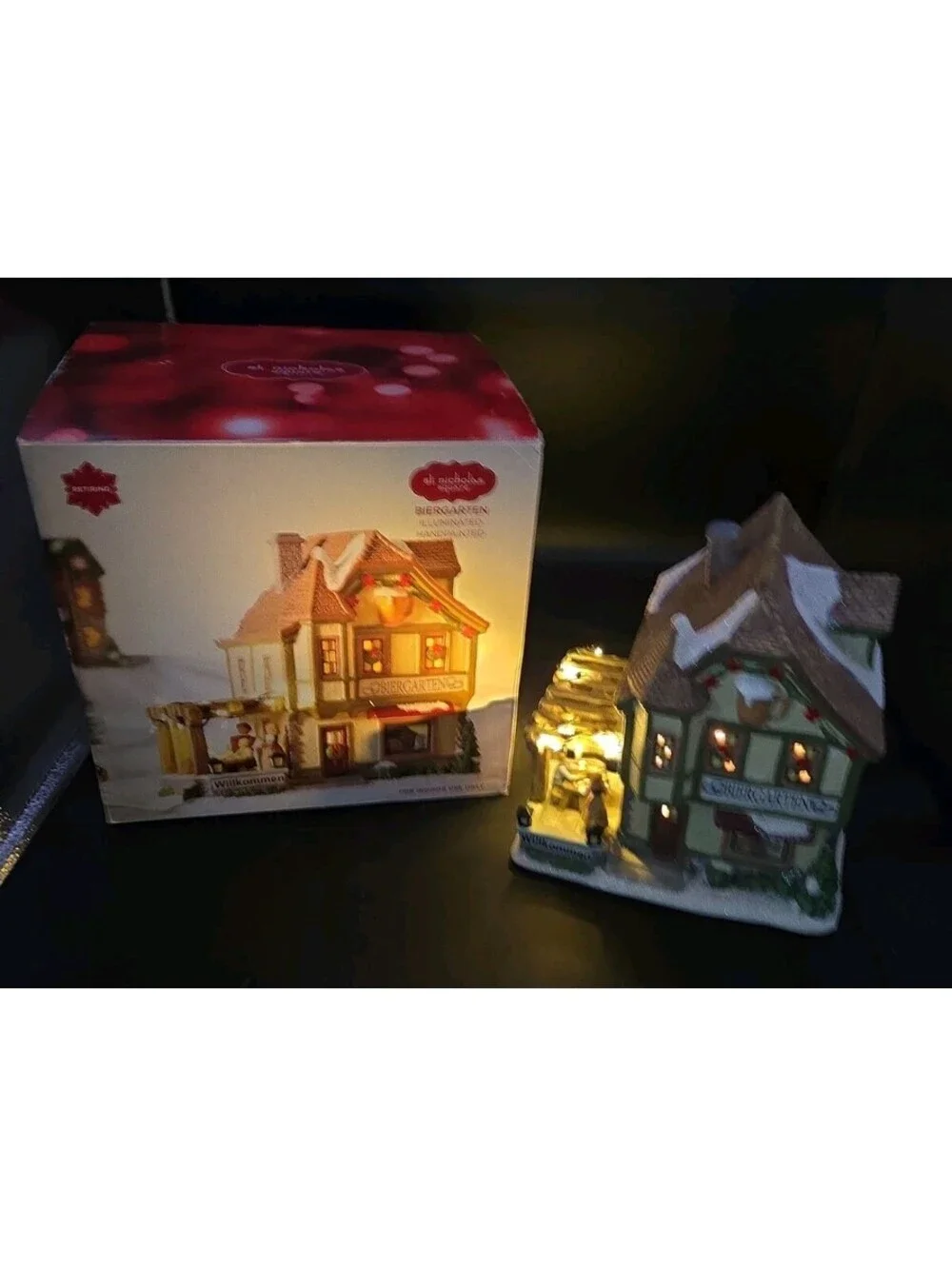 St. Nicholas Square Biergarten Beer Garden Building w/Box Retired Beergarden NEW